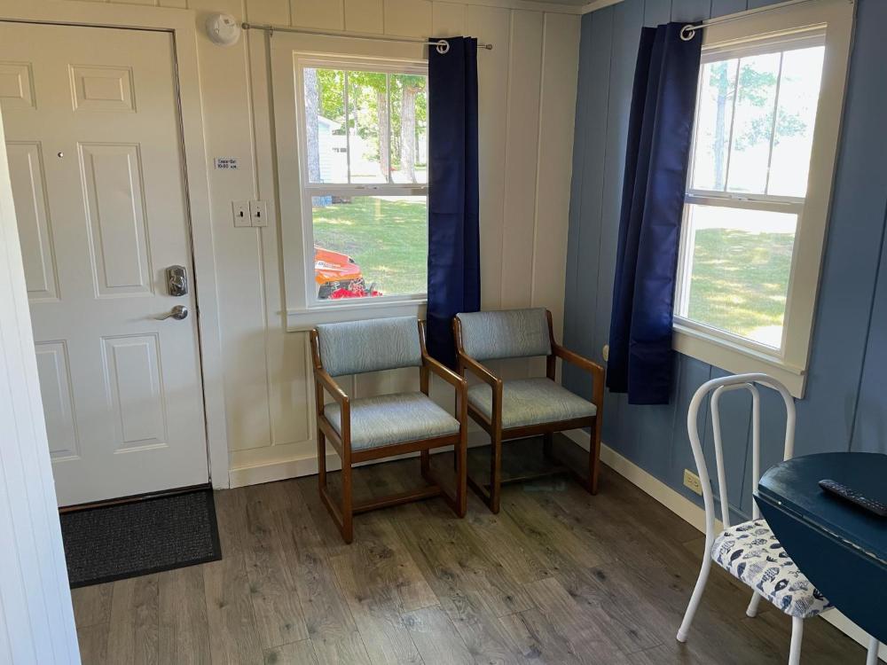 Deluxe Queen Room interior